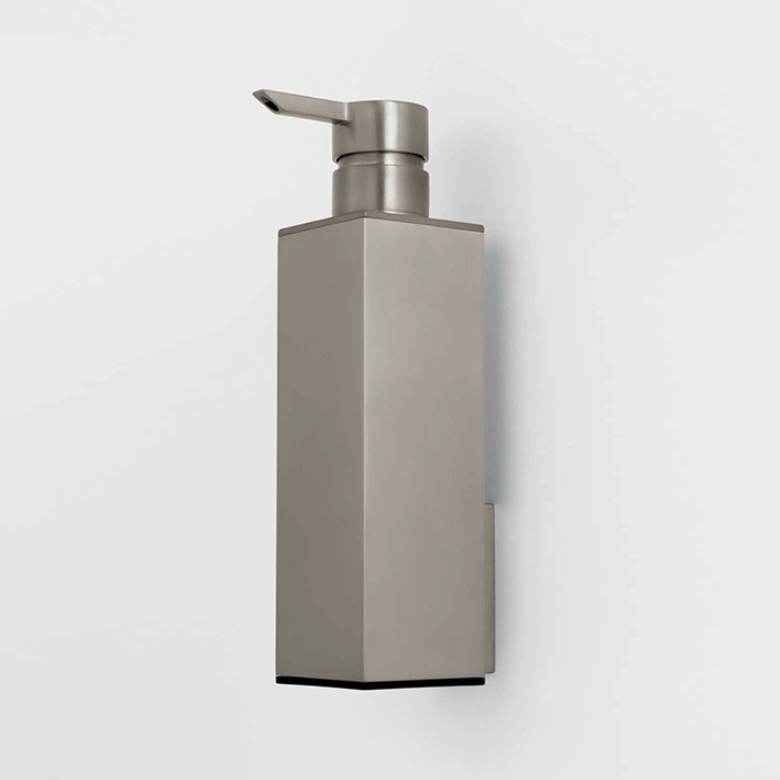 Colombo MiniQ Дозатор для жидкого мыла подвесной, латунная колба, цвет: stainless steel B9343.HPS1