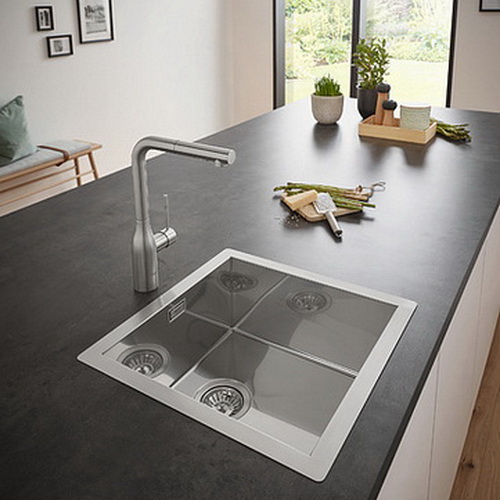 РЕШЕНИЯ, ЗАДАЮЩИЕ ТОН