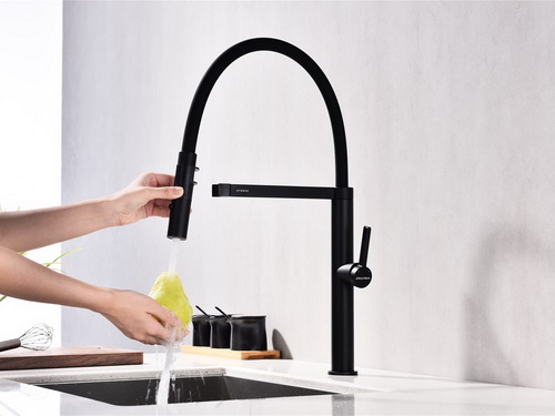 ГАРМОНИЯ СИЛЫ И СДЕРЖАННОСТИ