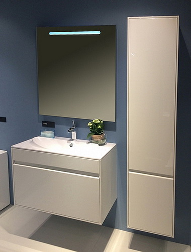 ИЗЯЩНАЯ СДЕРЖАННОСТЬ