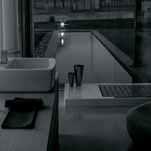 МЕЖДУ ТИШИНОЙ И КРАСОТОЙ