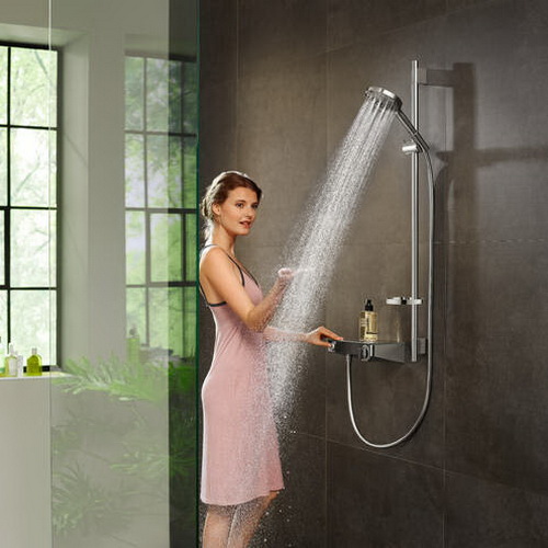 hansgrohe ShowerTablet: практичные термостаты для душа и ванны с полочкой