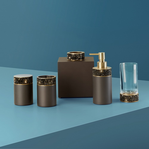 ЛЮБОВЬ К ДЕТАЛЯМ 