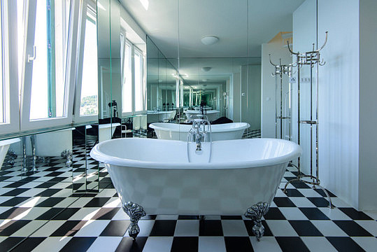 Чугунная ванна Devon&Devon Admiral ножки золото 2MRADMIRALOTDD