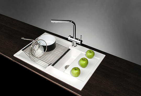 Omoikiri Hotaru-C-WH Смеситель для кухни с возможностью подключить фильтр, цвет: хром/белый 4994051