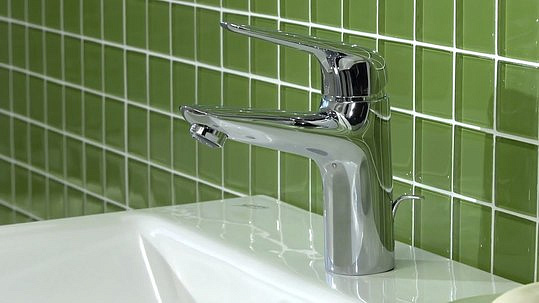 Hansgrohe Novus Смеситель для раковины однорычажный, с донным клапаном, цвет: хром 71030000
