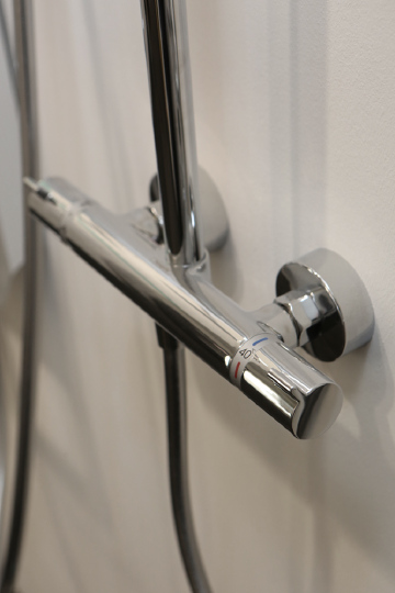 Hansgrohe Raindance Select S Душевая стойка:термостат,верхний душ 30 см,ручной душ, цвет: хром/белый 27133400