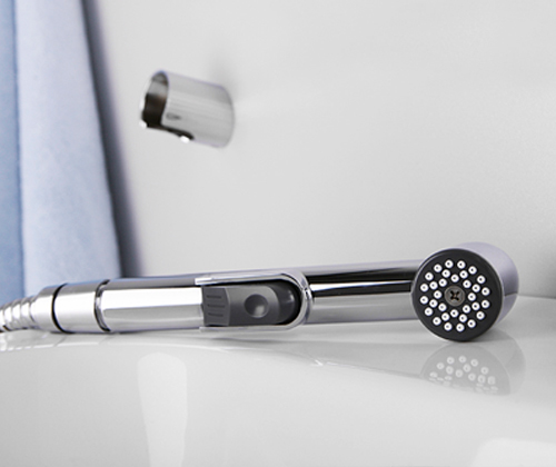 Смеситель Wasserkraft Main  для раковины с гигиеническим душем 4108