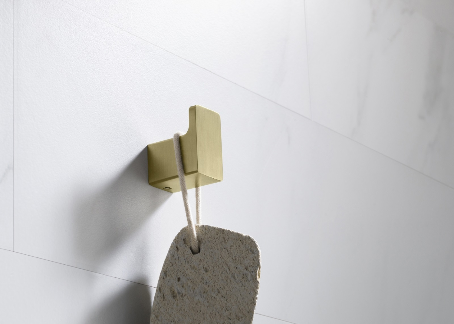 Timo Selene Крючок для ванной комнаты, цвет золото матовое 17111/17