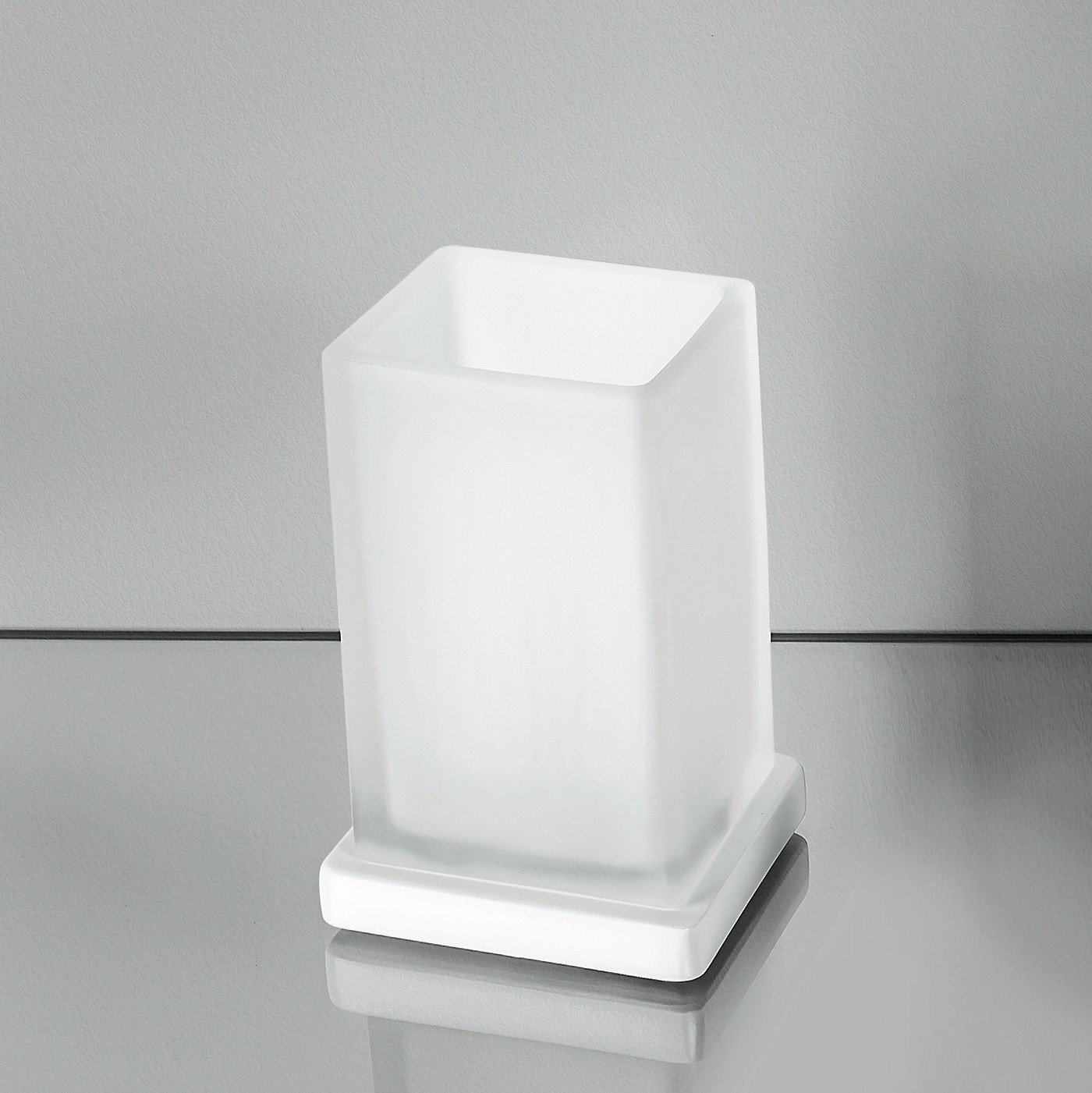 Colombo Design Look Стакан настольный, матовое стекло, латунь, цвет: matt white B1641.BM-VAN