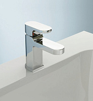 Смеситель Ravak Chrome CR 011.00 для раковины X070053