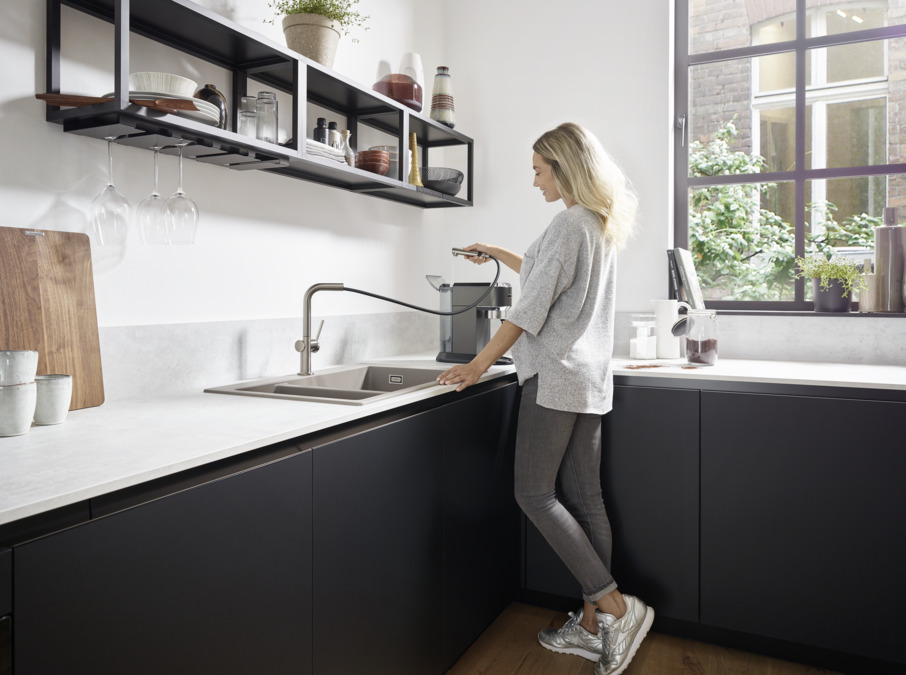 Hansgrohe Talis M54 Смеситель для кухонной мойки однорыч. 270, с выдв. излив. цвет: нержав. сталь 72809800