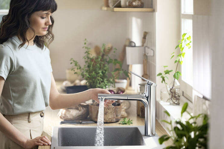 Hansgrohe Zesis Смеситель для кухни с выдвижным изливом, цвет: хром 74804000