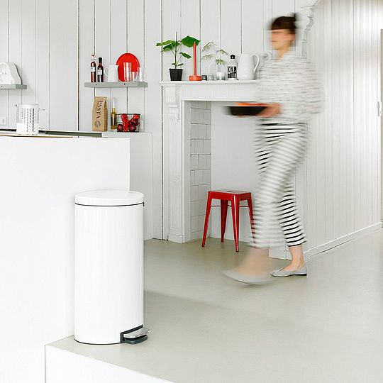 Brabantia FlatBack+ Мусорное ведро с педалью, нержавеющая сталь на 40л, цвет: белый 485244