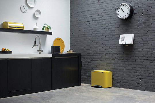 Brabantia Pedal Bin Bo Мусорное ведро с педалью, нержавеющая сталь на 36л, цвет: желтая маргаритка 121425