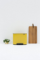 Brabantia Pedal Bin Bo Мусорное ведро с педалью, нержавеющая сталь на 36л, цвет: желтая маргаритка 121425