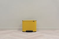Brabantia Pedal Bin Bo Мусорное ведро с педалью, нержавеющая сталь на 36л, цвет: желтая маргаритка 121425