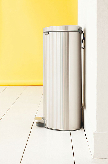 Brabantia FlatBack Мусорное ведро с педалью, нержавеющая сталь на 30л, цвет: стальной матовый FPP 482007