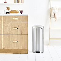 Brabantia NewIcon Мусорное ведро с педалью, нержавеющая сталь на 30л, цвет: стальной матовый 111822