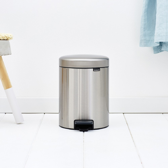 Brabantia NewIcon Мусорное ведро с педалью, нержавеющая сталь на 5л, цвет: стальной матовый FPP 112645