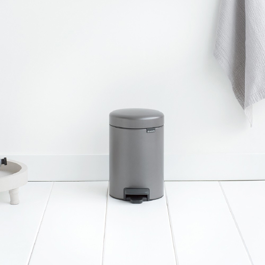 Brabantia NewIcon Мусорное ведро с педалью, нержавеющая сталь на 3л, цвет: платиновый 113246