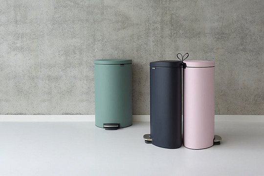 Brabantia FlatBack Мусорное ведро с педалью, нержавеющая сталь на 30л, цвет: минерально-синий 103940