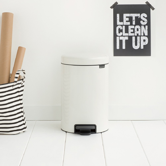 Brabantia NewIcon Мусорное ведро с педалью, нержавеющая сталь на 12л, цвет: белый 113864