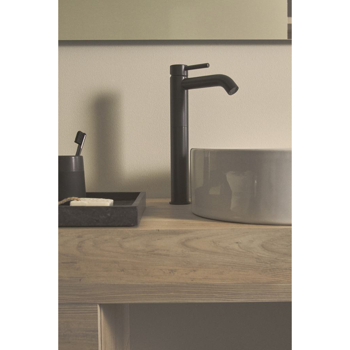 Ideal Standard Ceraline Смеситель для раковины, без д/к, высота излива 25 см, цвет: silk black BC269XG