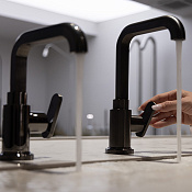 Fima Carlo Frattini Park Lane Смеситель для раковины с д/к, излив 15 см, цвет: brushed black chrome F1321CS