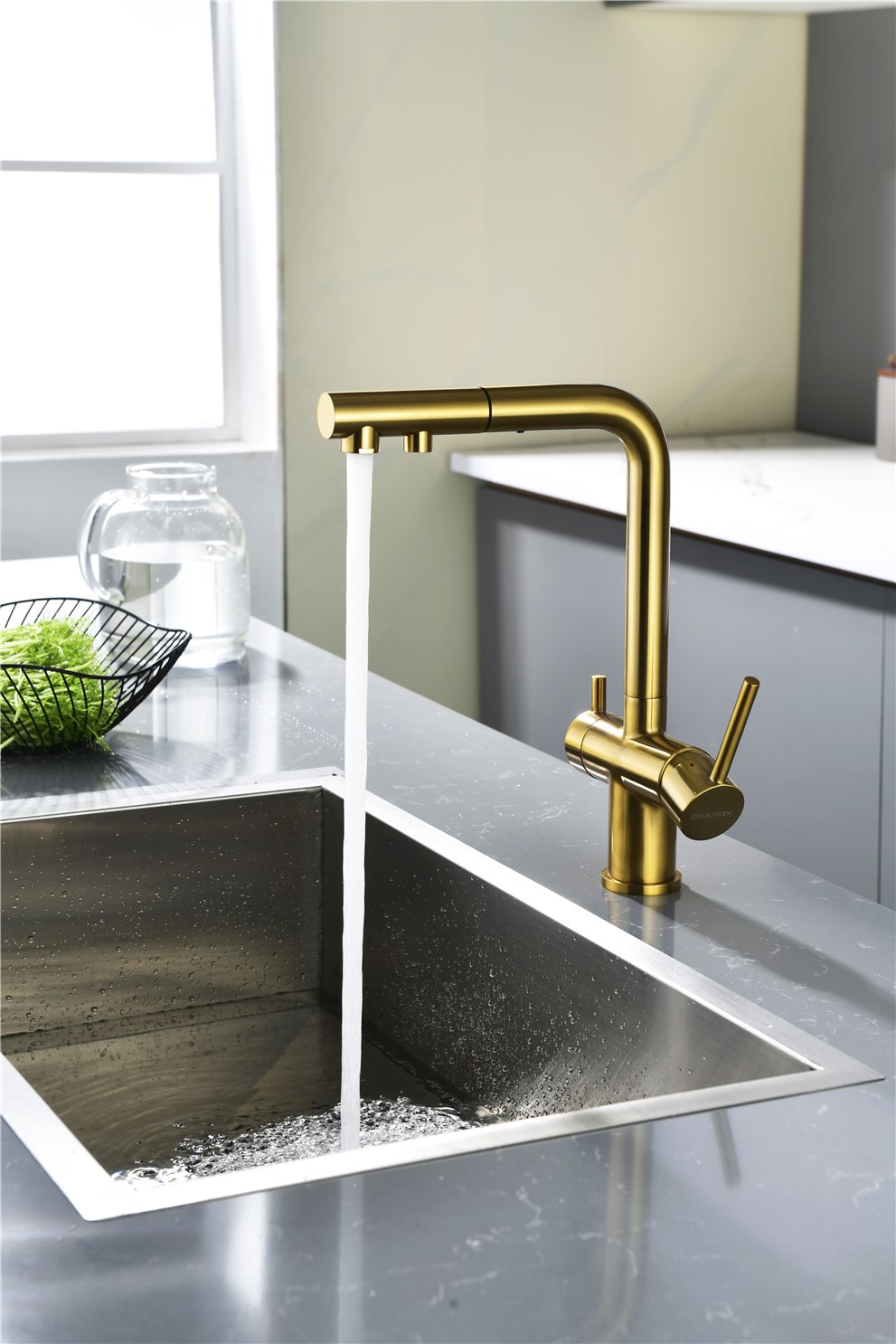 Paulmark Serpentine Смеситель для кухни с выдвижным изливом и подключ. фильтра, цвет: браш. золото Se213222-BG