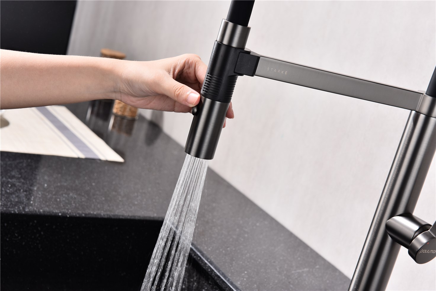 Paulmark Leader Смеситель для кухни с гибким изливом, цвет: вороненая сталь Le214101-GM