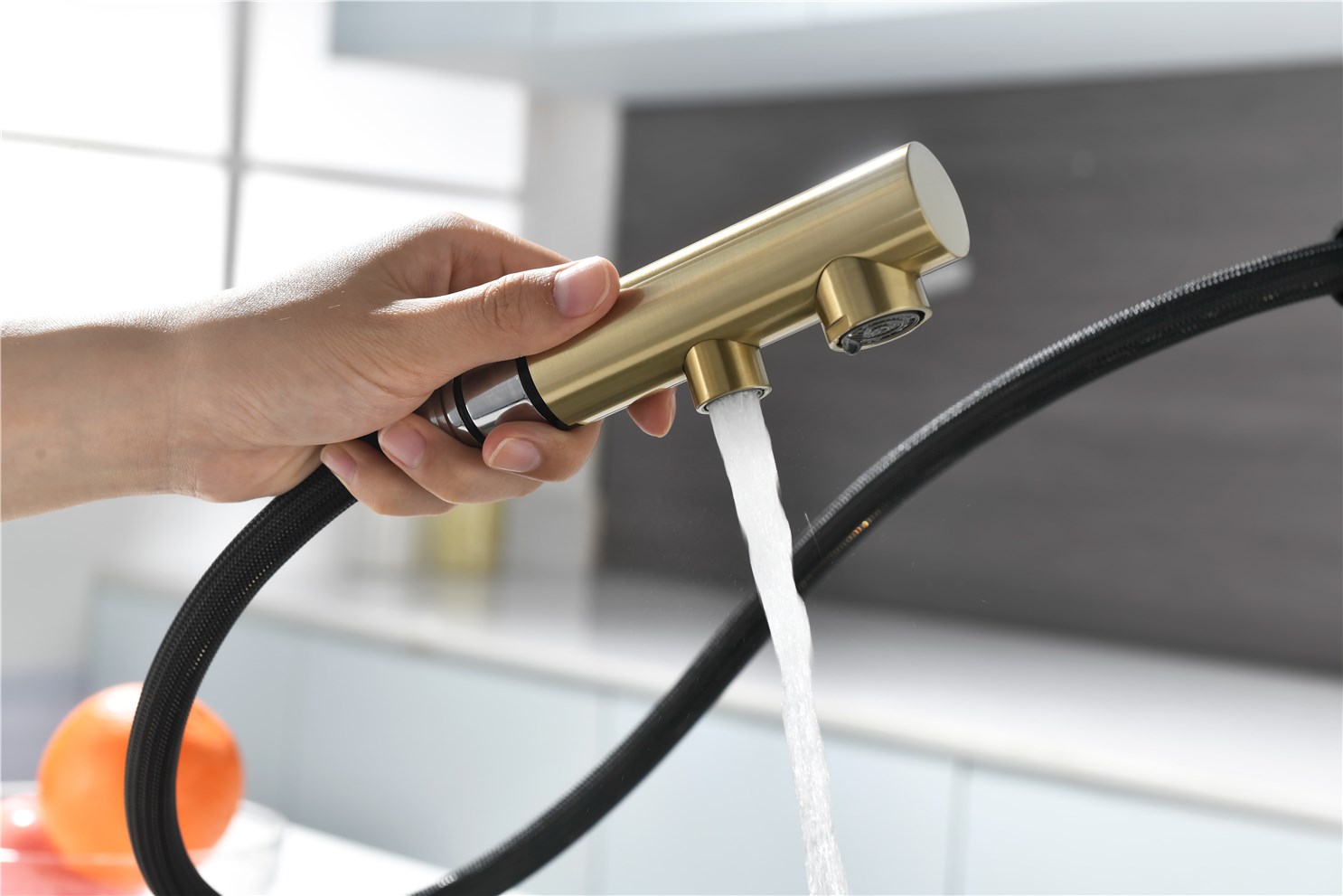 Paulmark Serpentine Смеситель для кухни с выдв. изливом и возм. подкл. фильтра, цвет: светлое золото Se213222-LG